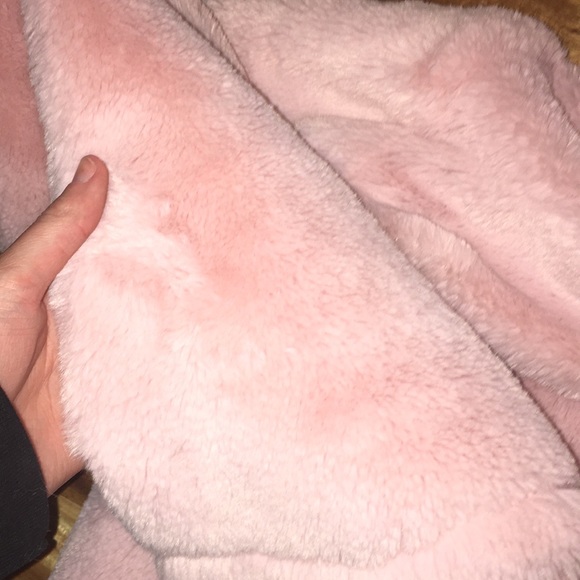 Fluffy Pink Cropped Sweatshirt - Picture 3 of 3